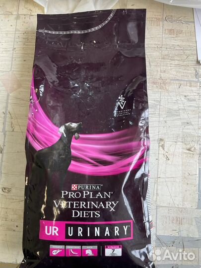 Корма с мелкими дефектами на упаковке