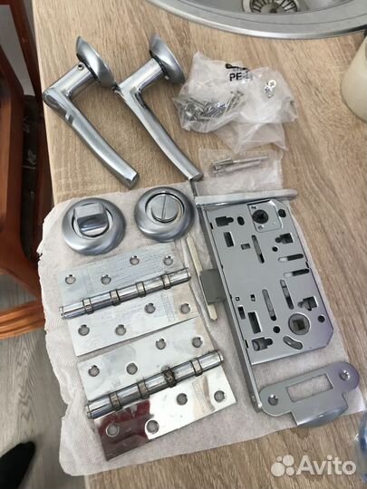 Петли, защёлка, смеситель бу