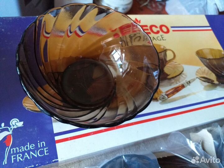 Набор черной стекляной посуды