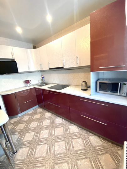 2-к. квартира, 63 м², 10/10 эт.