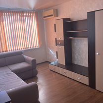 2-к. квартира, 43 м², 9/9 эт.