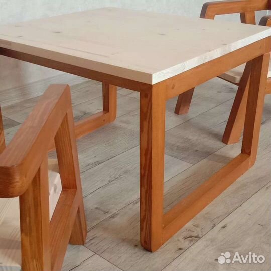 Детский стол и стул