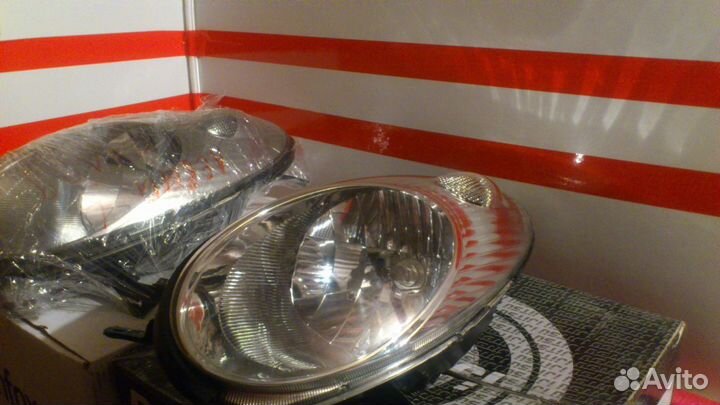 Фары ниссан марч правая/ левая 2002-2005г