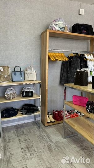 Шоурум дорогой брендовой одежды (Lacoste, Coach.)