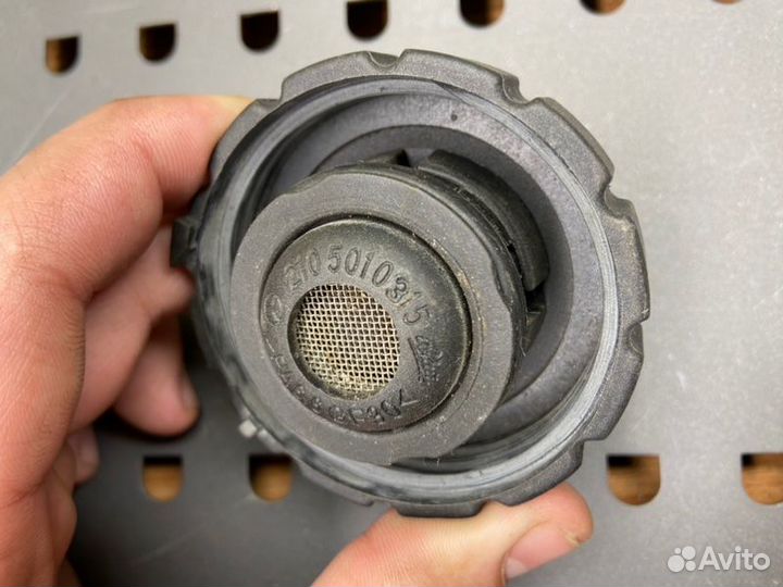 Крышка бачка Mercedes-Benz E-Class W210 M112 2.4