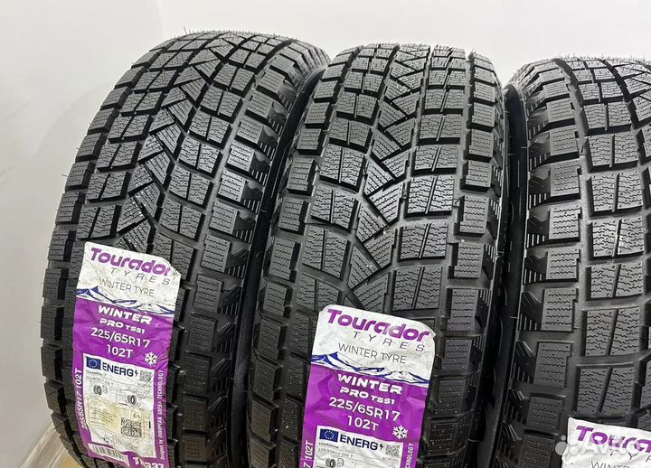 Tourador Winter Pro TSS1 225/65 R17 30T