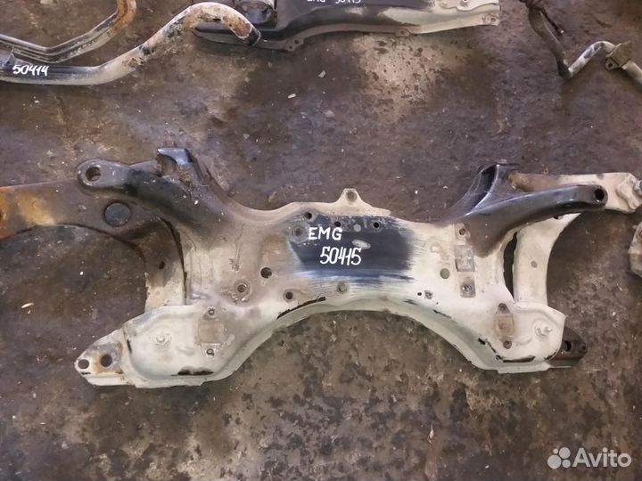 Подрамник Geely Emgrand передний