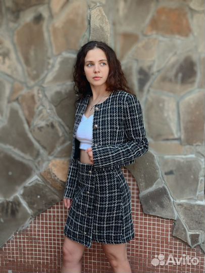 Продам твидовый костюм