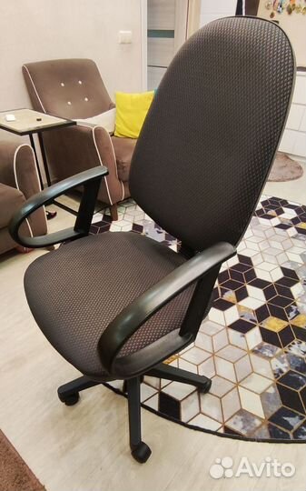 Компьютерное кресло Бюрократ