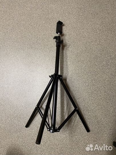 Штатив (стойка для телефона)
