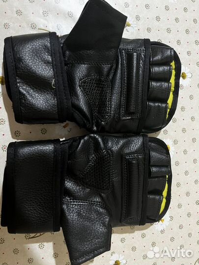 Перчатки для единоборств мма