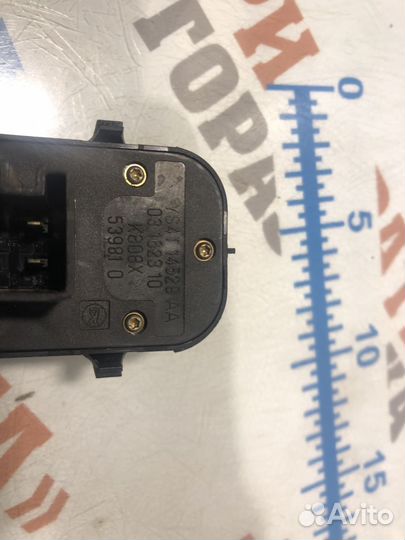 Форд Фокус Блок управления стеклоподъемниками