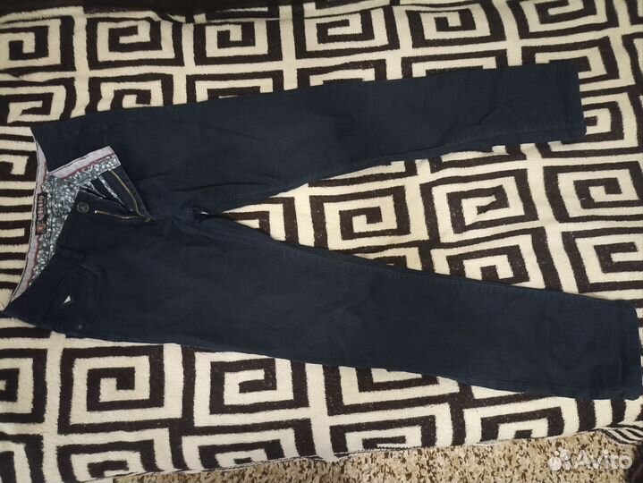 Джинсы школьные