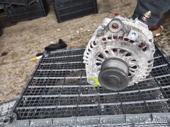 Генератор на Nissan QR20