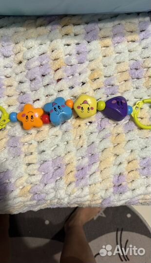 Детский игровой коврик и играшки для малыша