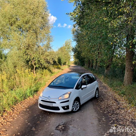 Аренда экономичного автомобиля Citroen C4