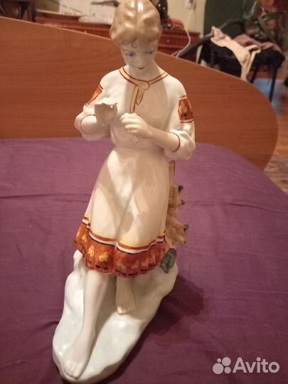 Статуэтка Любит не любит