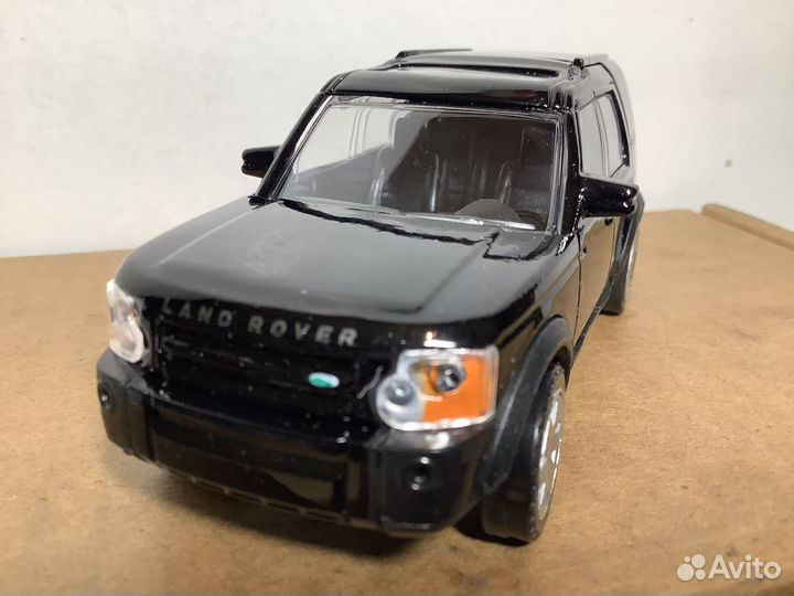 Модель автомобиля Land Rover Discovery 3 1:43