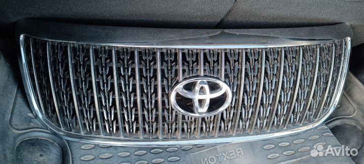 Решетка радиатора Crown Majesta UZS-186