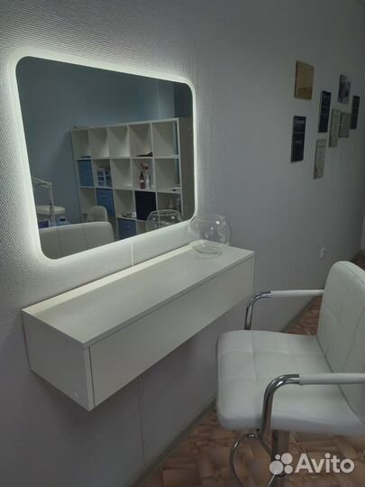 Аренда места мастера-бровиста, макияж