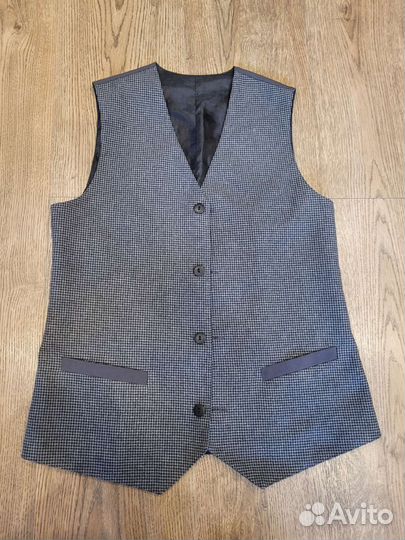 Жилетка для мальчика школьная