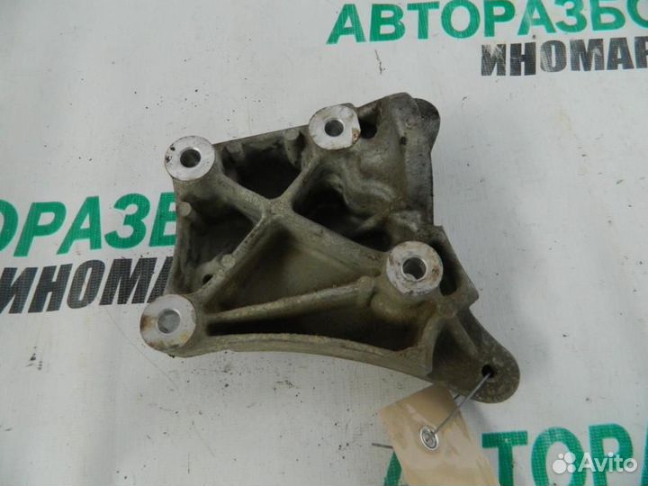 Кронштейн ролика-натяжителя руч. ремня для Chevrol