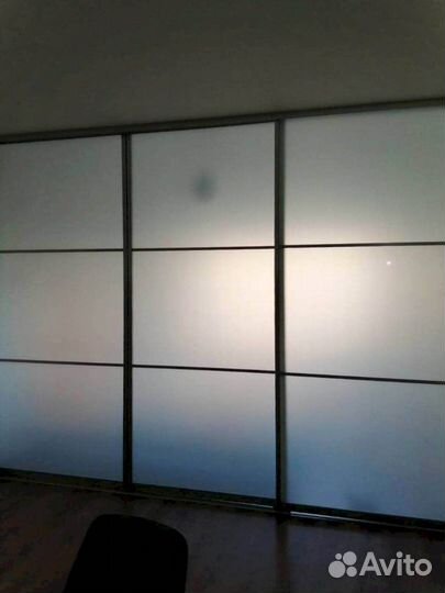 Стеклянная перегородка