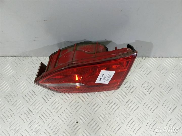 Фонарь крышки правый Volkswagen Jetta 6 5C6945260