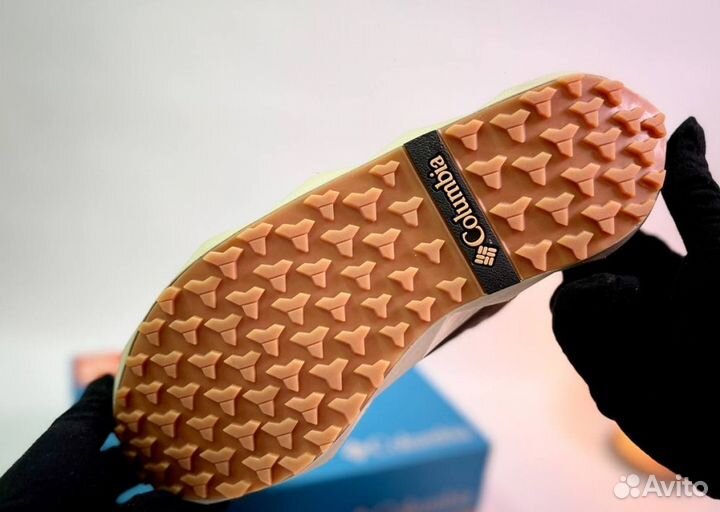 Кроссовки Columbia легкие