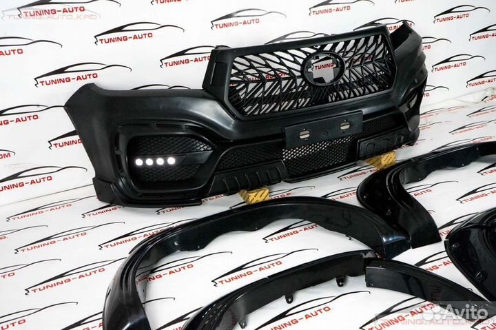 Бампер передний Toyota HiLux стиль Woda