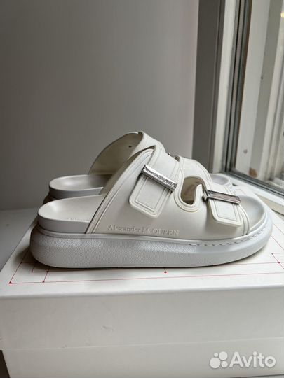 Сандалии Alexander McQueen 39EU