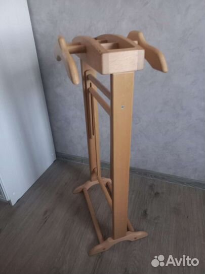 Вешалка для одежды напольная