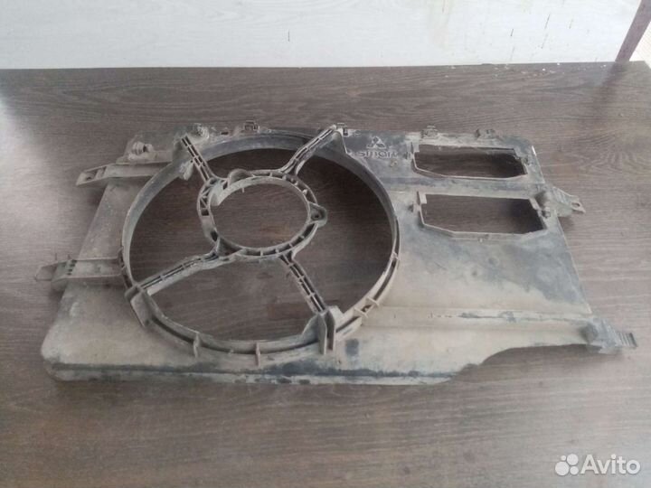 Диффузор вентилятора Mitsubishi Colt