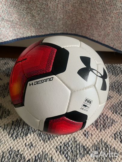 Футбольный мяч профессиональный