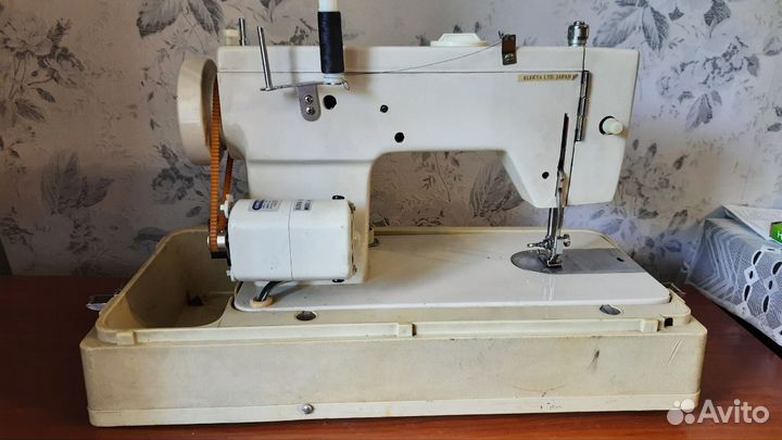Швейная машина elekta