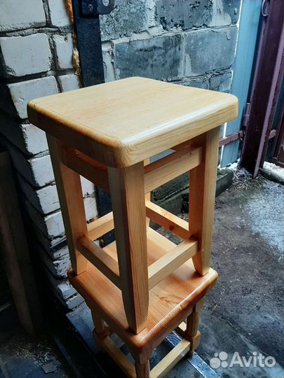 Табуретки деревянные