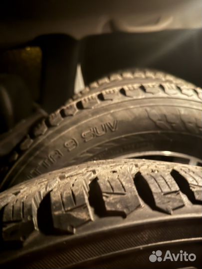 Nokian Tyres Hakkapeliitta 9 SUV 215/65 R16