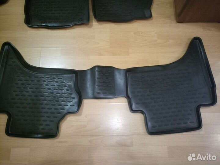 Резиновые коврики Mitsubishi L200