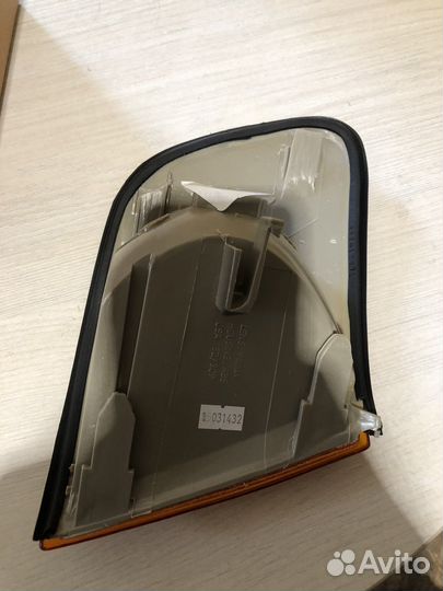 Указатель поворота левый желтый audi 100