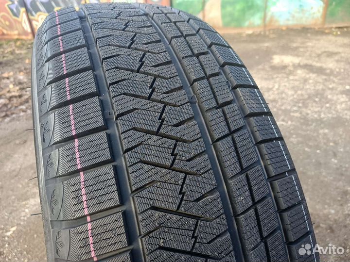 Triangle PL02 235/60 R18 108V