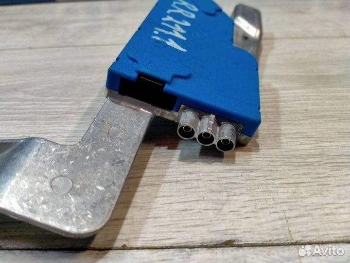 Усилитель антенны задний правый Mercedes-Benz