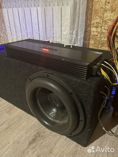 Сабуфер Aura venom d12d2