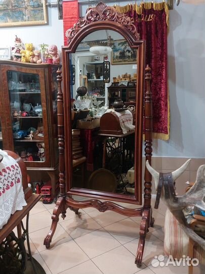 Зеркало напольное. Италия