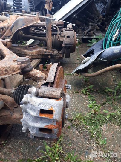 Суппорт Mitsubishi Pajero 3