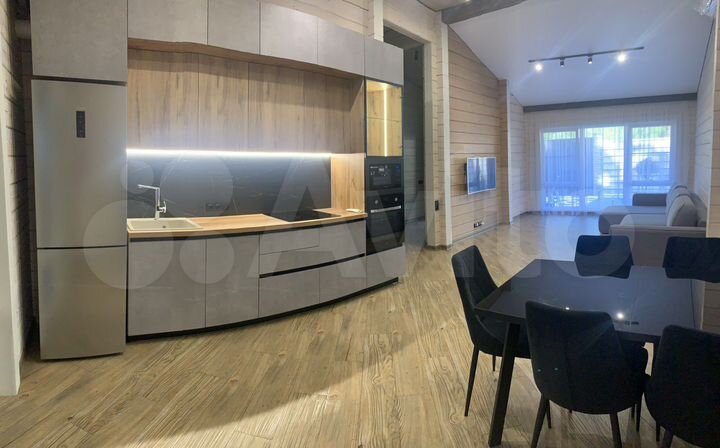 Дом 135 м² на участке 4 сот.