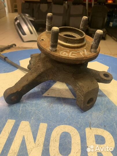 Поворотный кулак передний правый Hyundai Getz