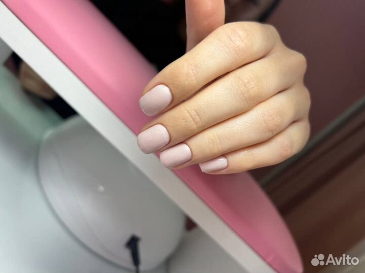 Модель на маникюр