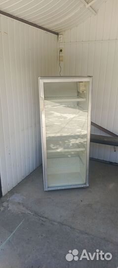Холодильник витринный для напитков, рабочий