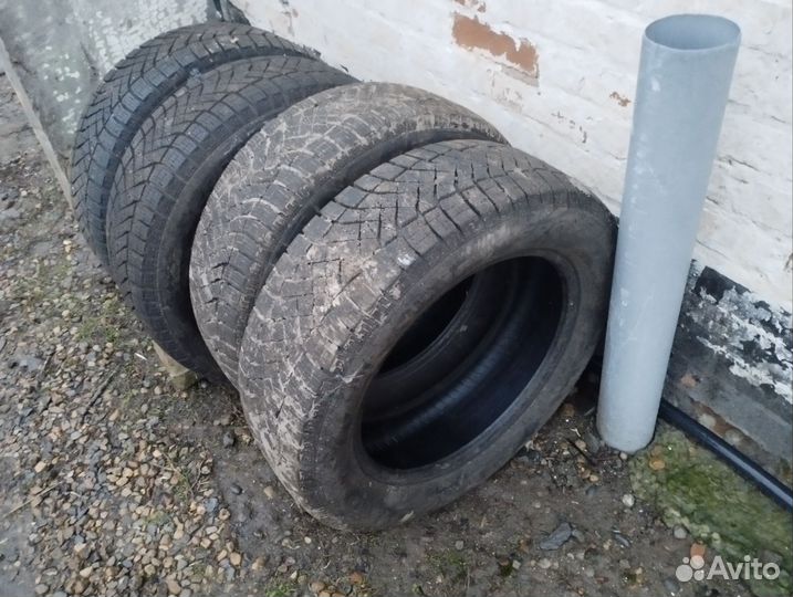 Pirelli Winter Ice Zero 215/60 R17