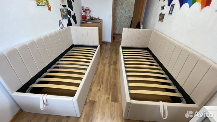 Кровать с мягкими спинками для подростка, ребенка